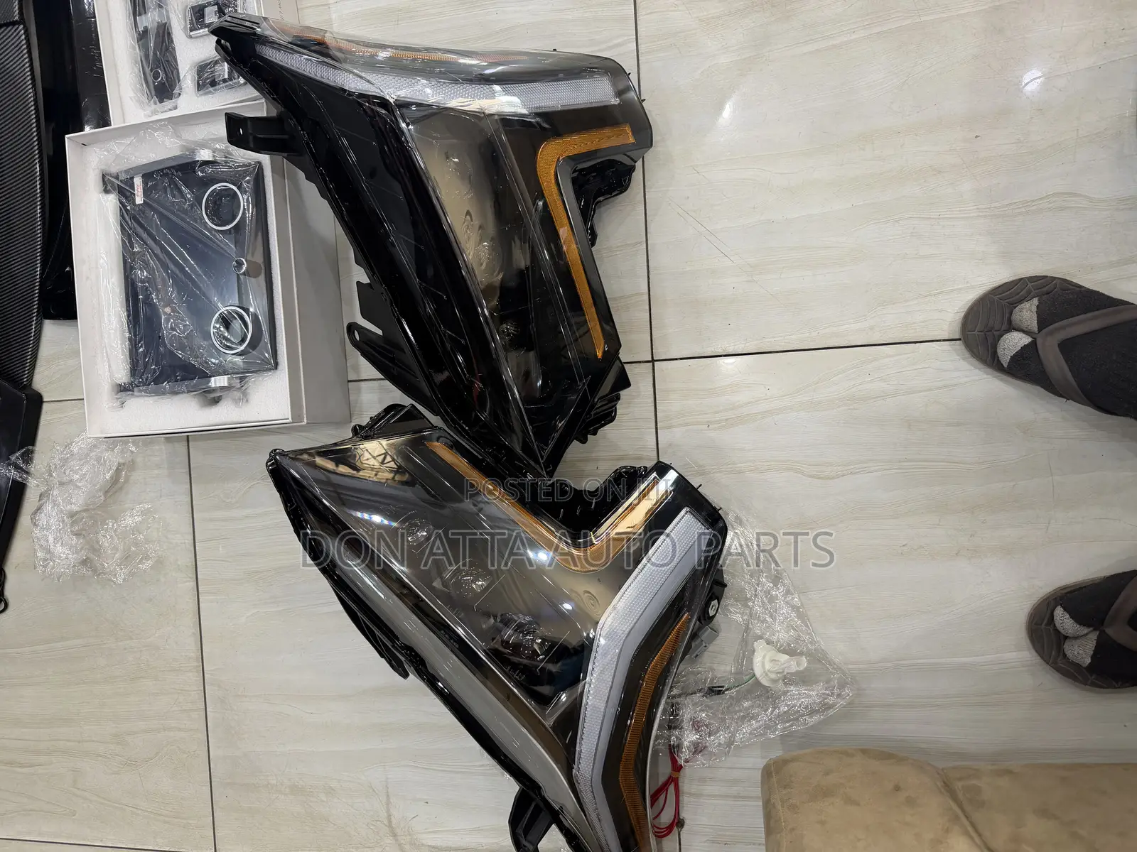Toyota Tundra 2021-24 Spec Headlights