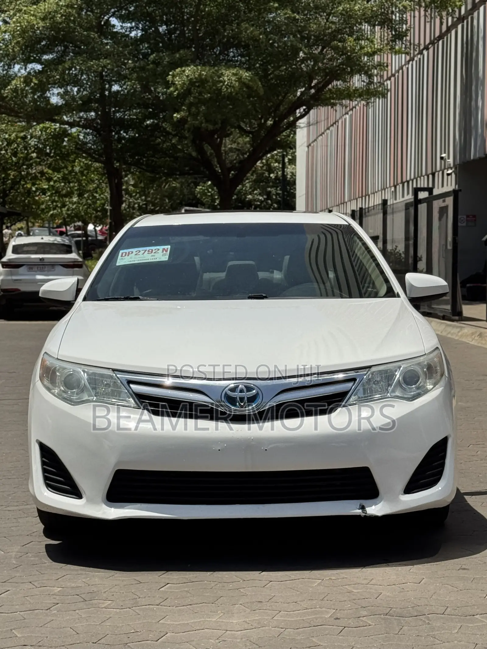 Toyota Camry LE 4dr Sedan w/Prod. End 11/13 (2.5L 4cyl 6A) 2014 White