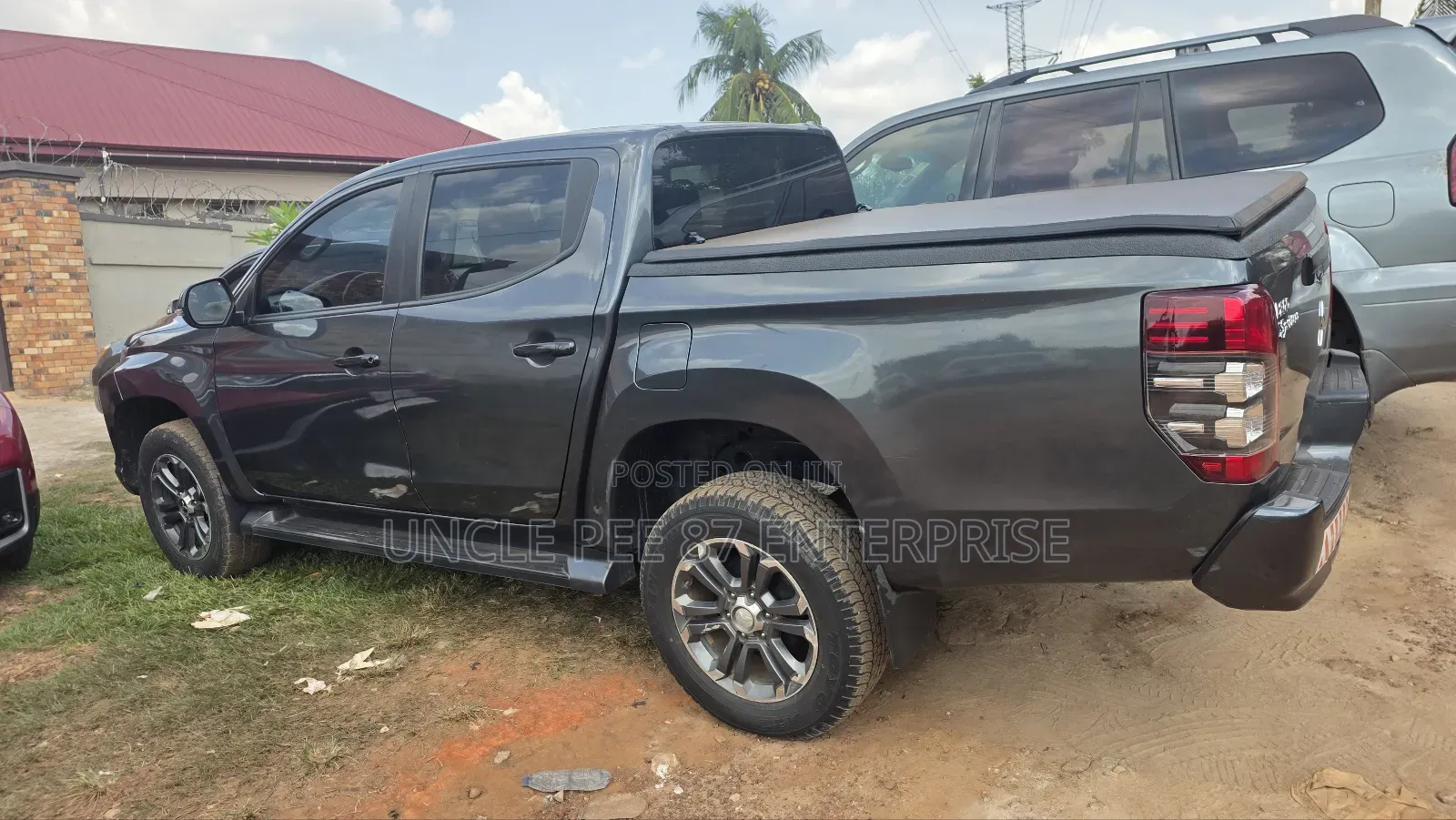 Mitsubishi L200 2023 Gray