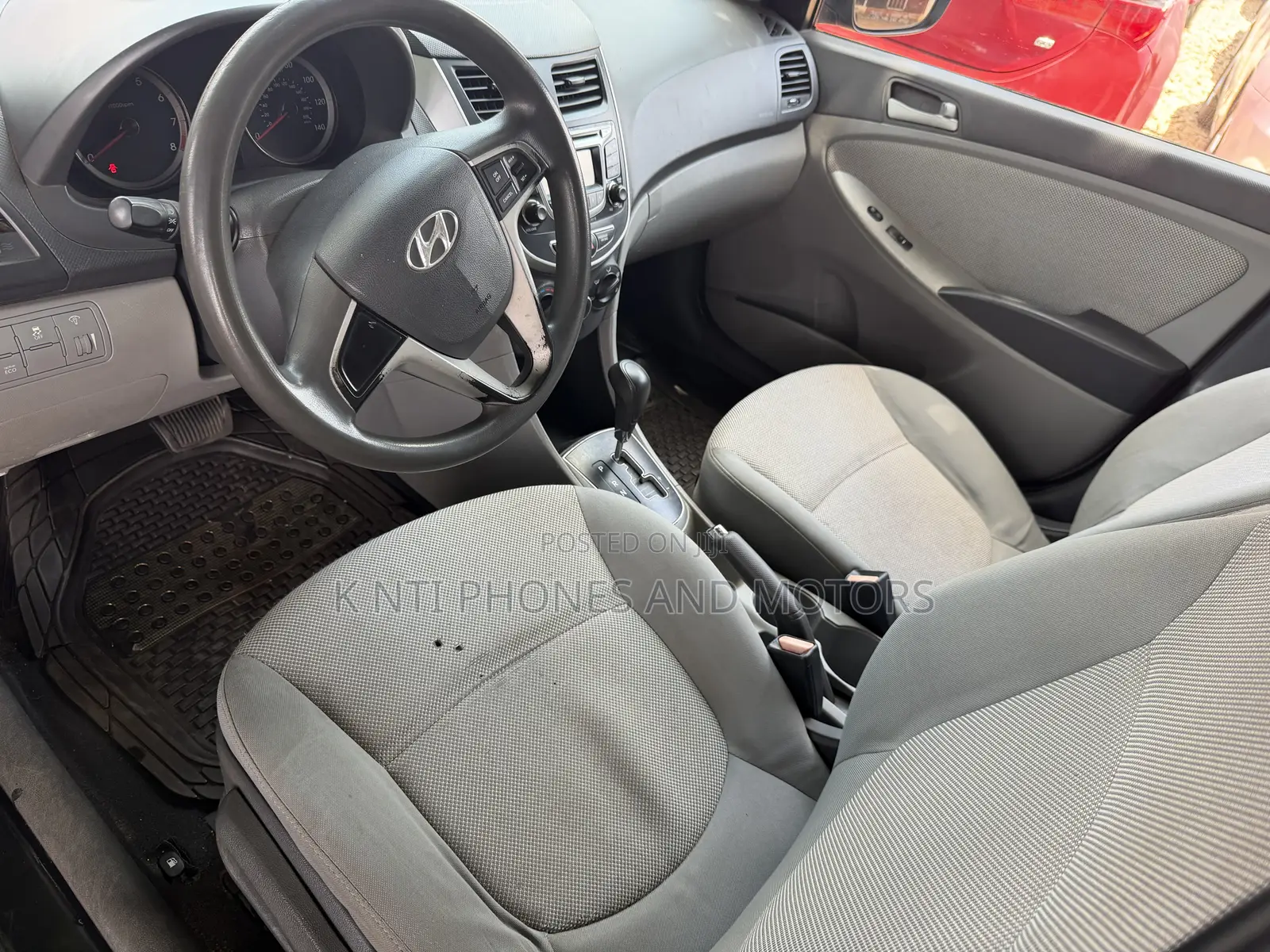 Hyundai Accent GS 4dr Hatchback (1.6L 4cyl 6A) 2014 White