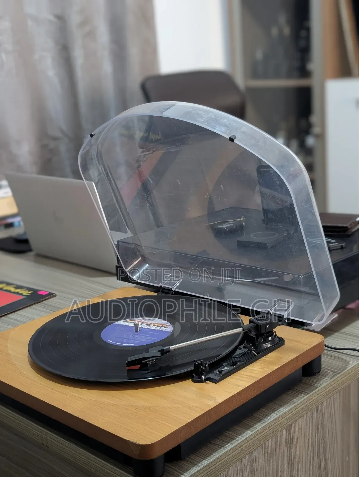 Preowned Ion Classic Lp Conversion Turntable With Stereo Speakers