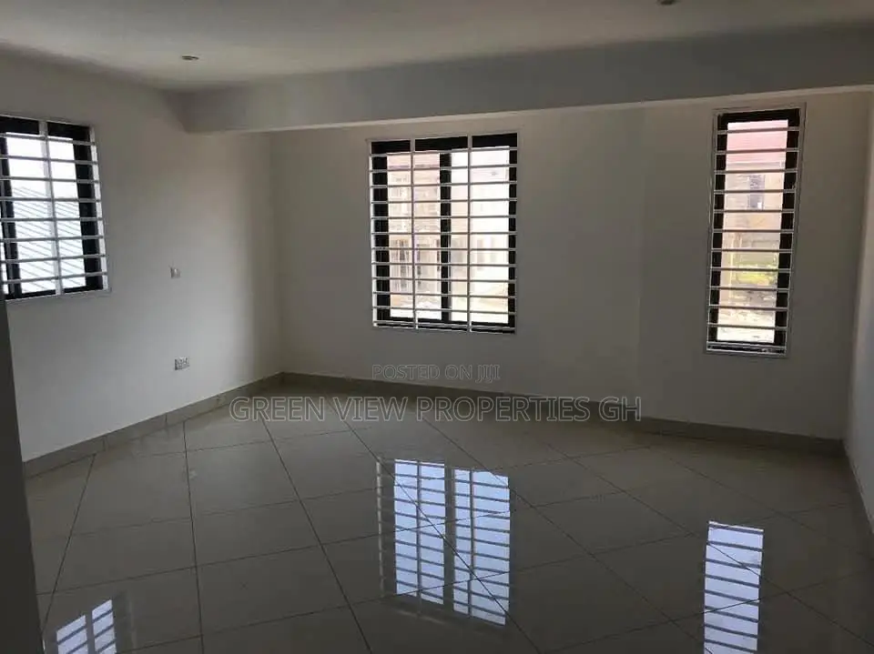 3bdrm Duplex in Adjiriganor for rent