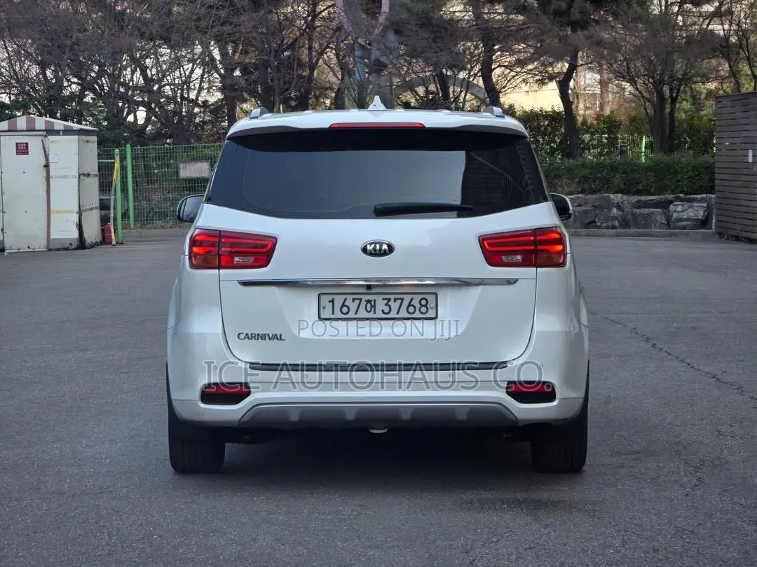 Kia Carnival 2020 White