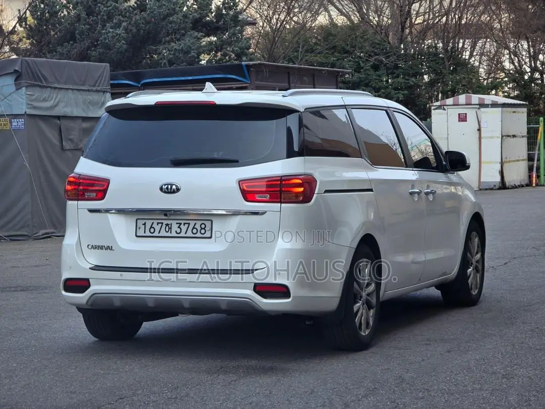 Kia Carnival 2020 White