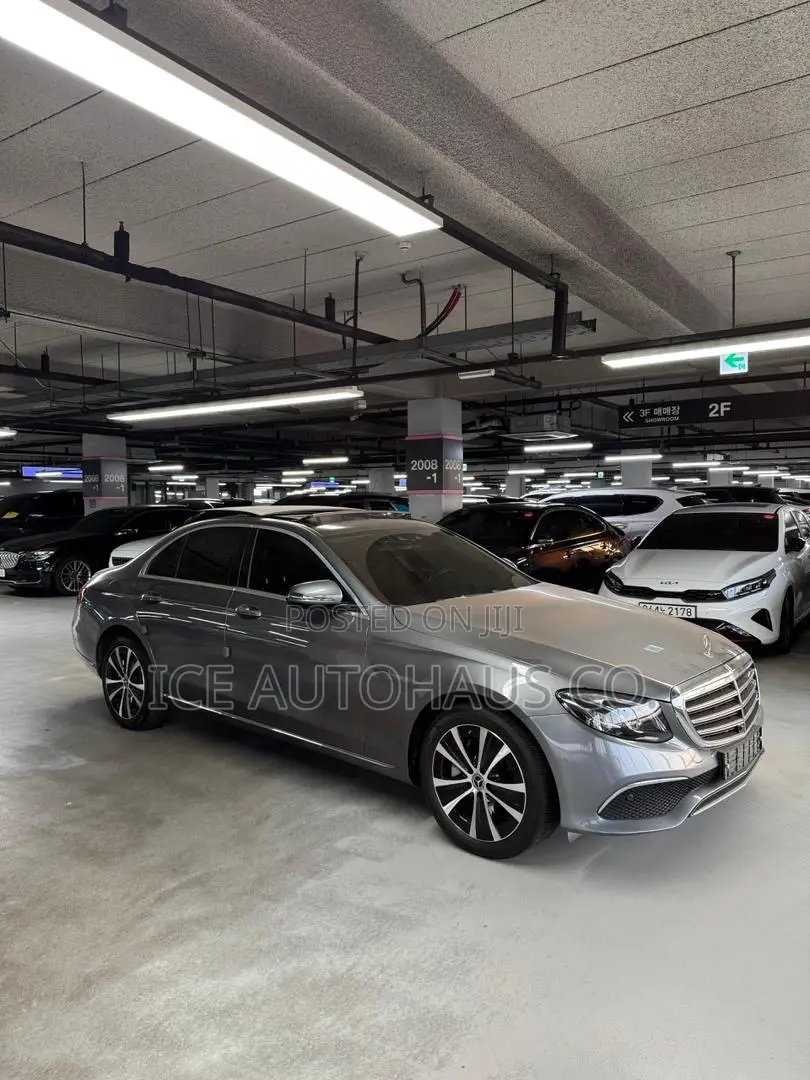 Mercedes-Benz E300 2019 Silver