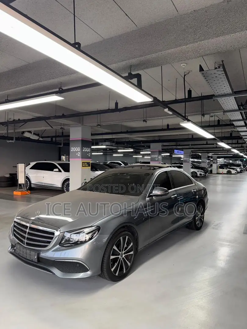 Mercedes-Benz E300 2019 Silver