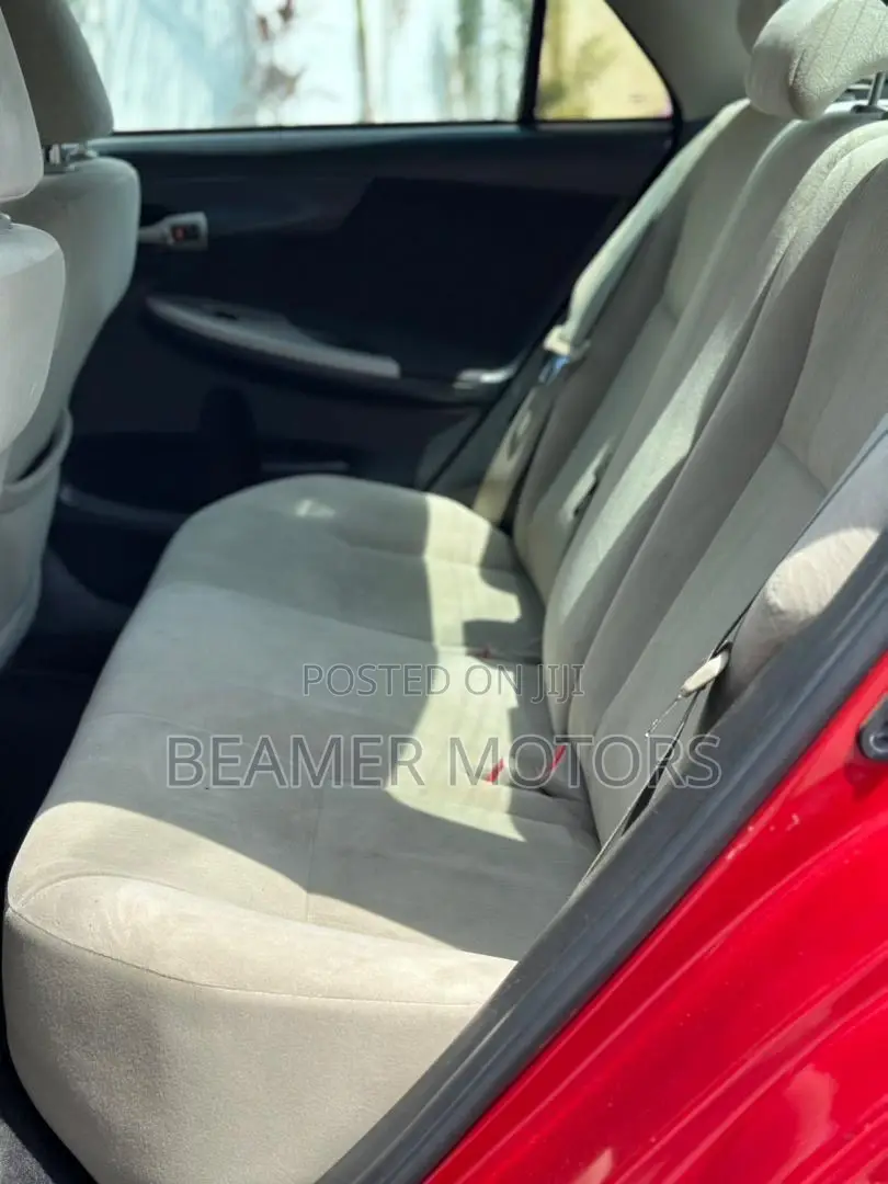 Toyota Corolla LE 4dr Sedan (1.8L 4cyl 4A) 2013 Red