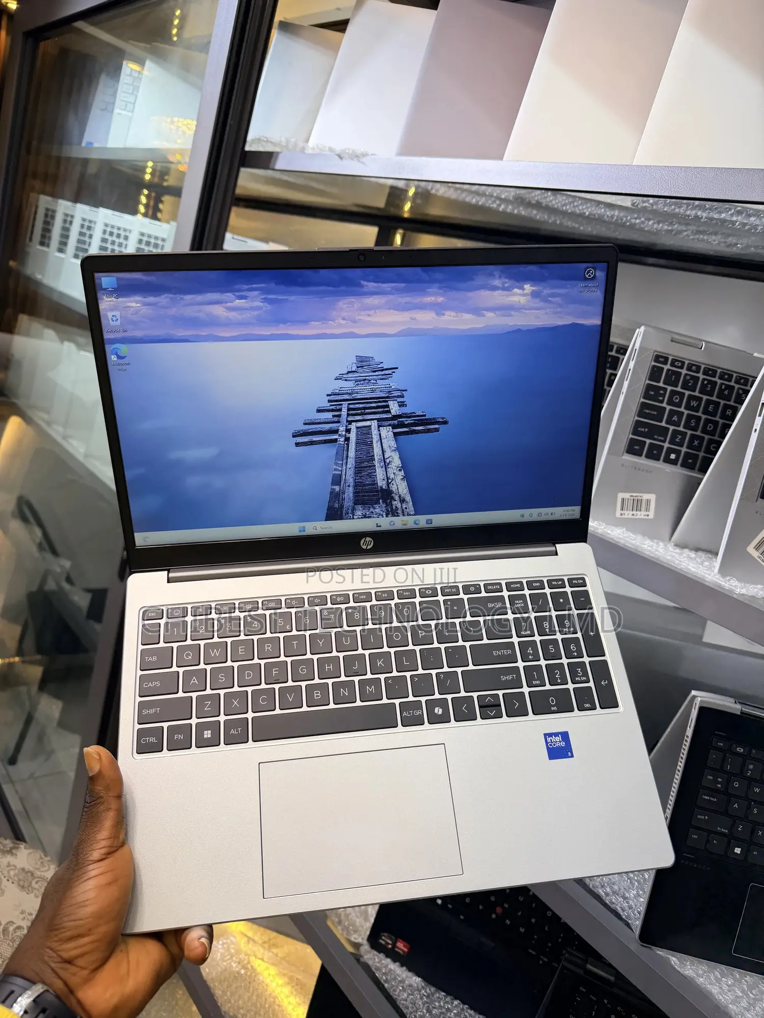 Laptop HP 250 G10 8GB Intel Core i3 SSD 512GB