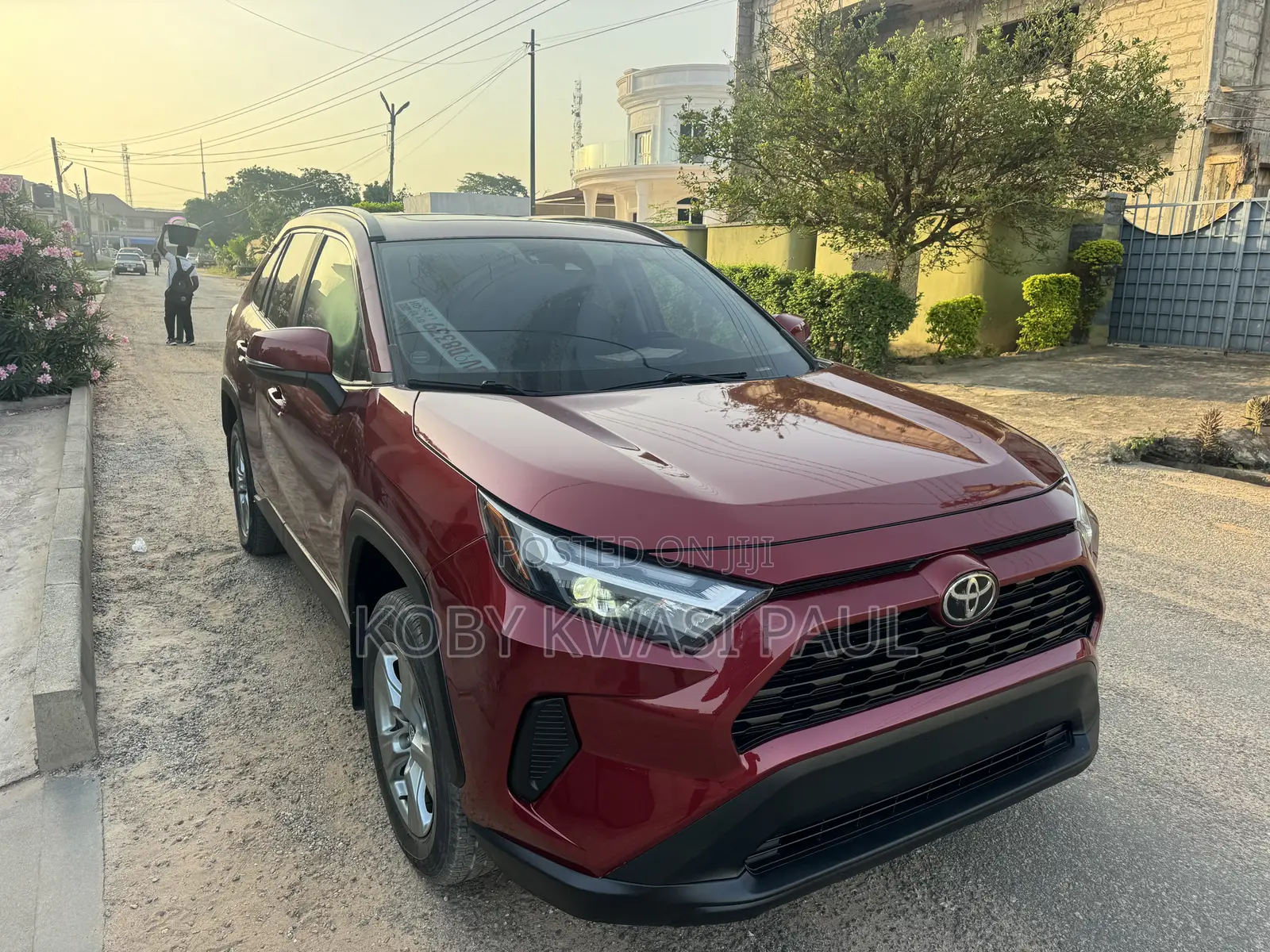 Toyota RAV4 XLE 2022 Red