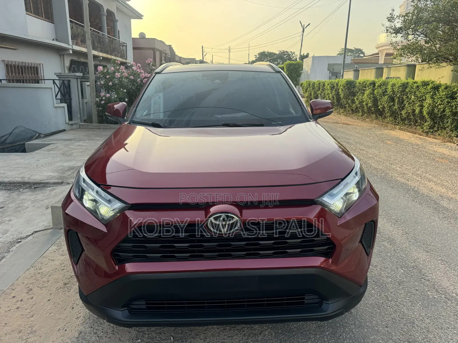 Toyota RAV4 XLE 2022 Red