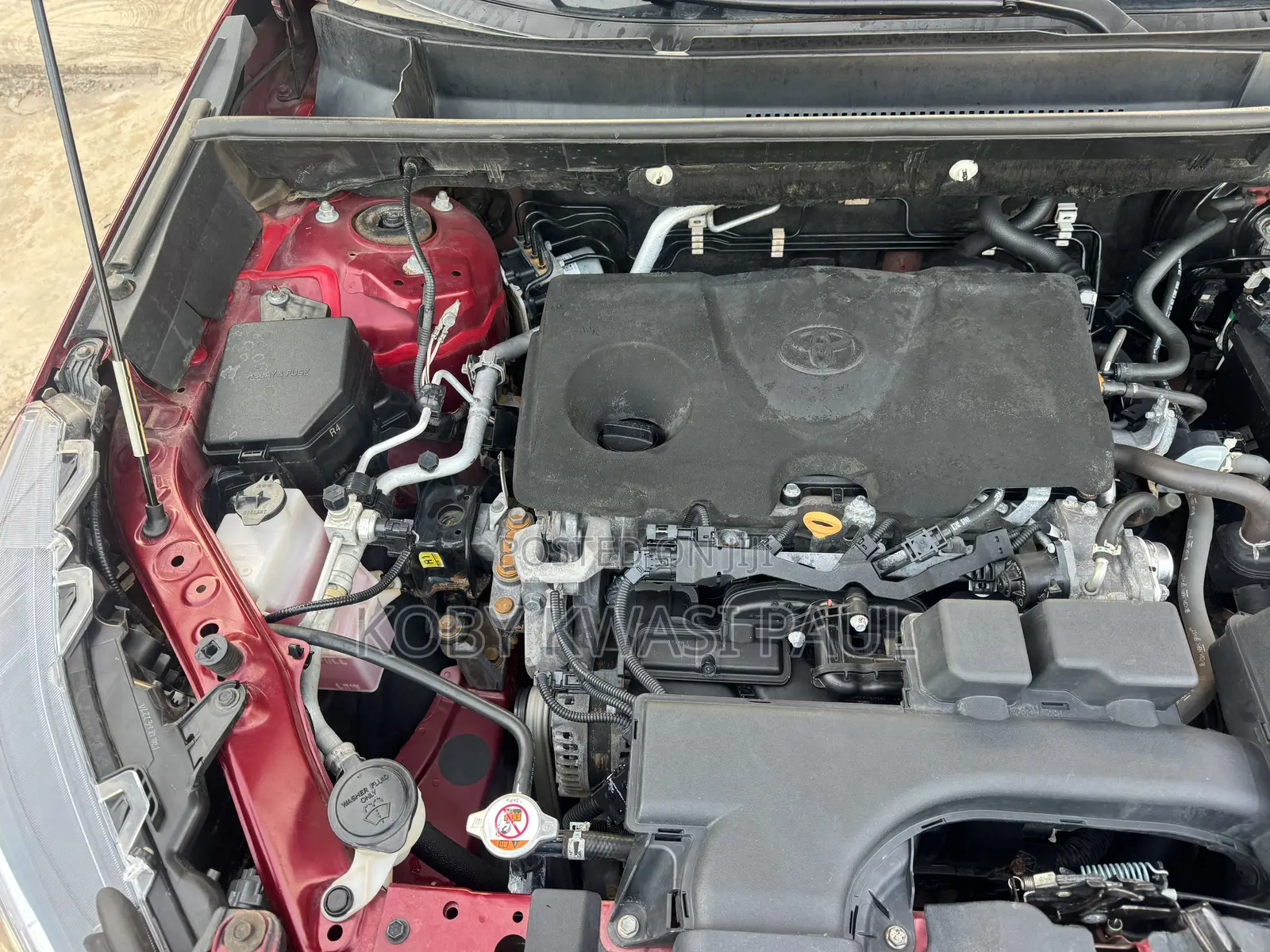 Toyota RAV4 XLE 2022 Red