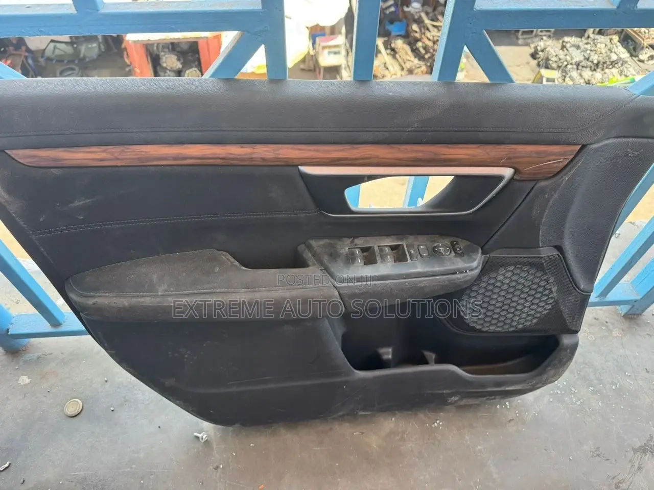 2018 Honda CRV Cr-v Ex Front Left Door Panel Black Oem 17 18 19 20 22