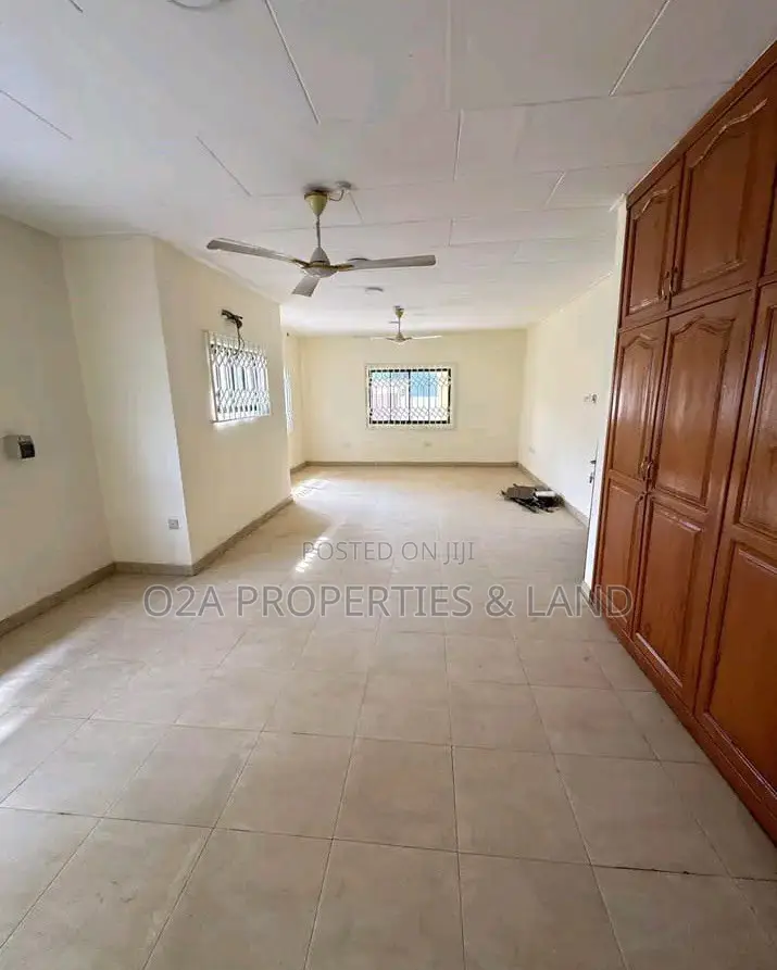 4bdrm House in Blue Kiosk, The Mall for rent