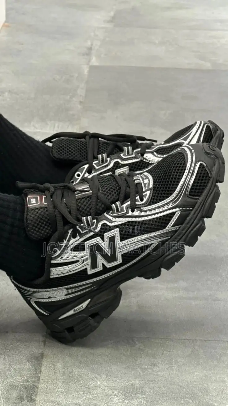 New Balance 1906d “Black/Silver”