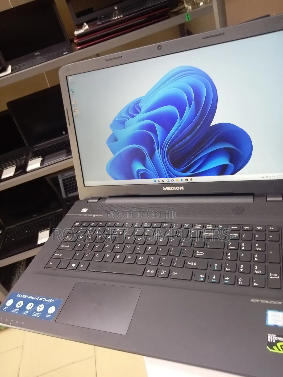 Laptop Medion Erazer P6681 16GB Intel Core i5 HDD+SSD 128GB