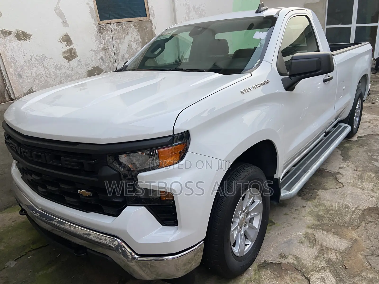 Chevrolet Silverado 2025 White