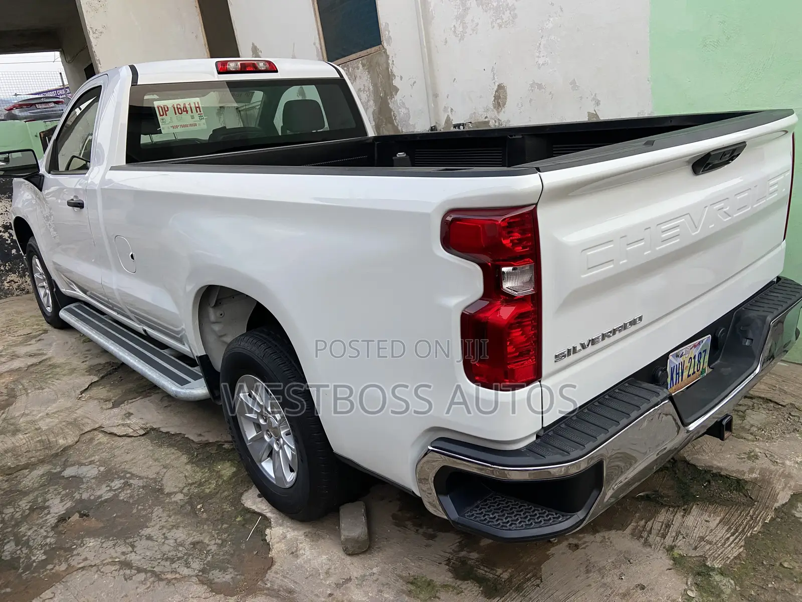 Chevrolet Silverado 2025 White