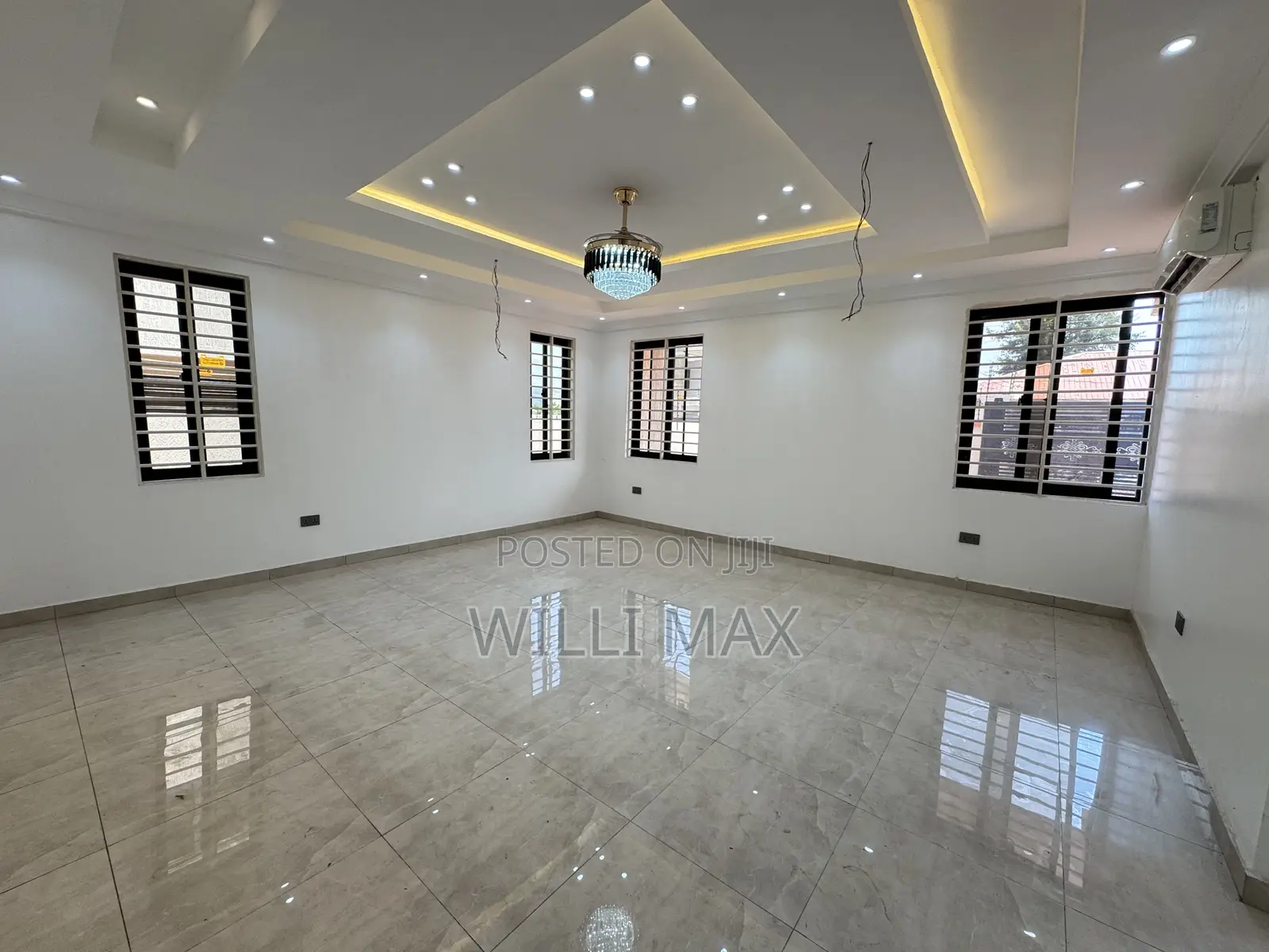 4bdrm Duplex in Oyarifa for sale