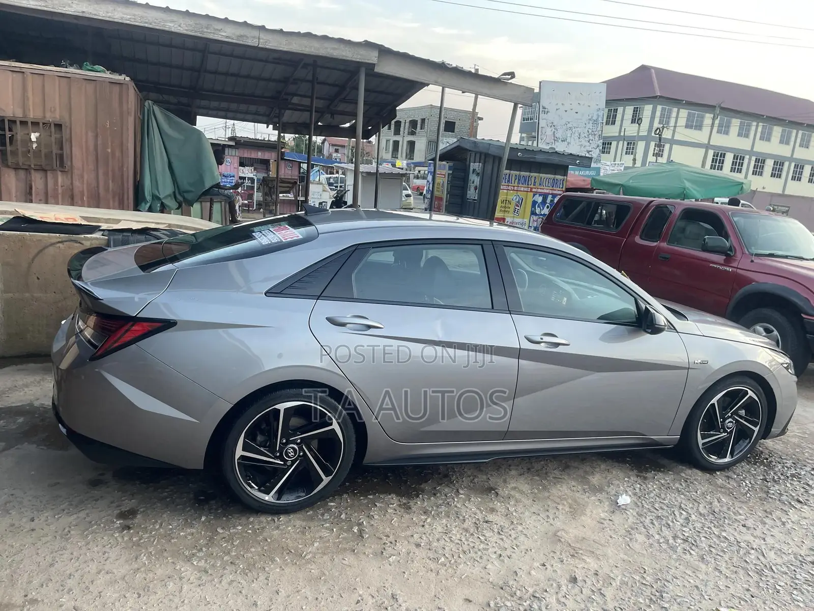 Hyundai Elantra Limited 2023 Silver