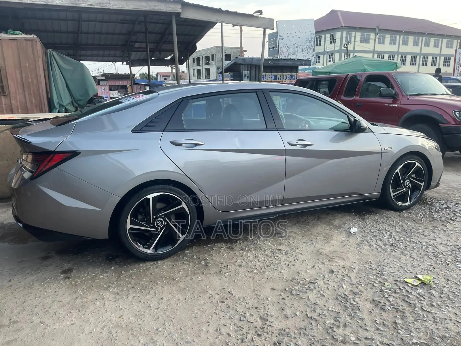 Hyundai Elantra Limited 2023 Silver