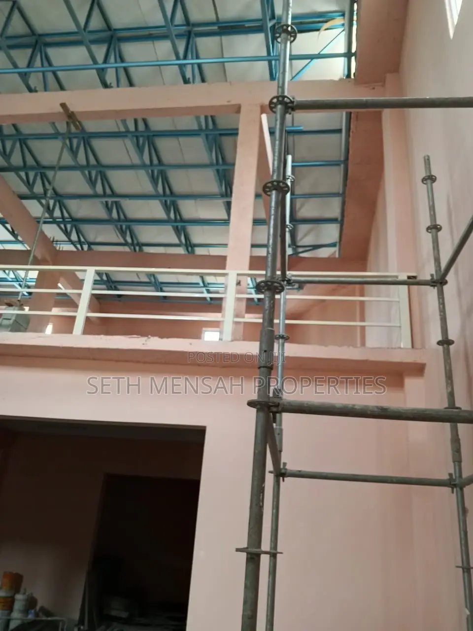 700 Square Meters Warehouse for Rent at Tesano