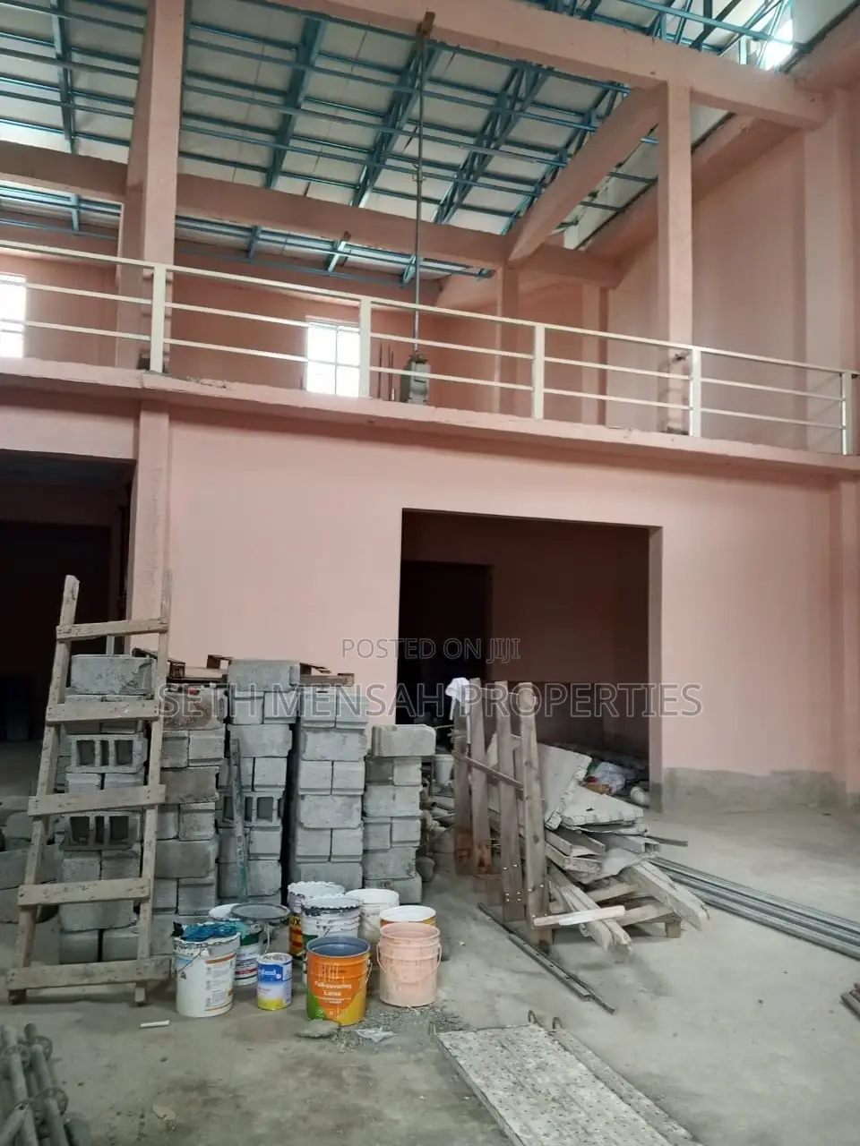 700 Square Meters Warehouse for Rent at Tesano