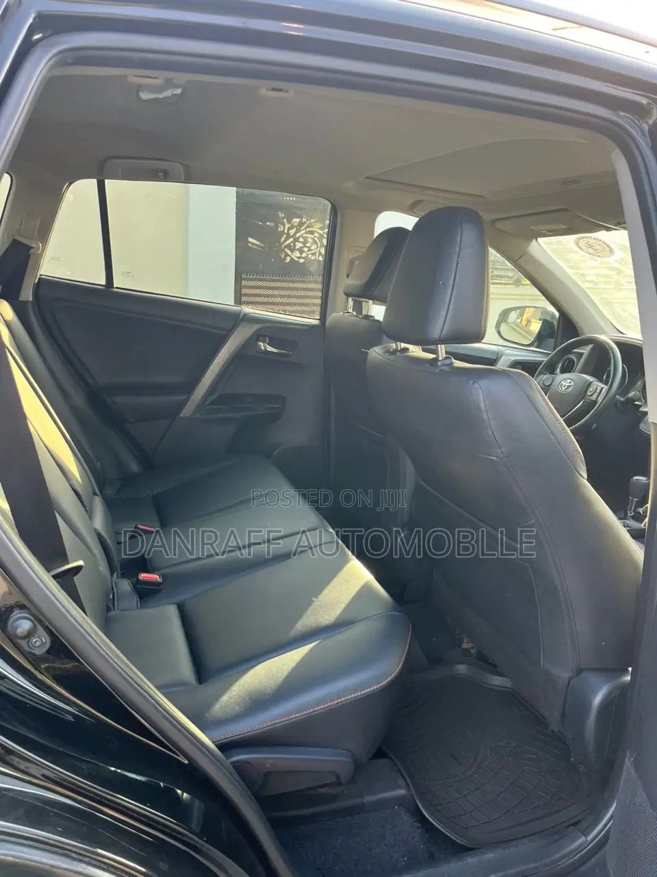 Toyota RAV4 XLE 4dr SUV AWD (2.5L 4cyl 6A) 2018 Black