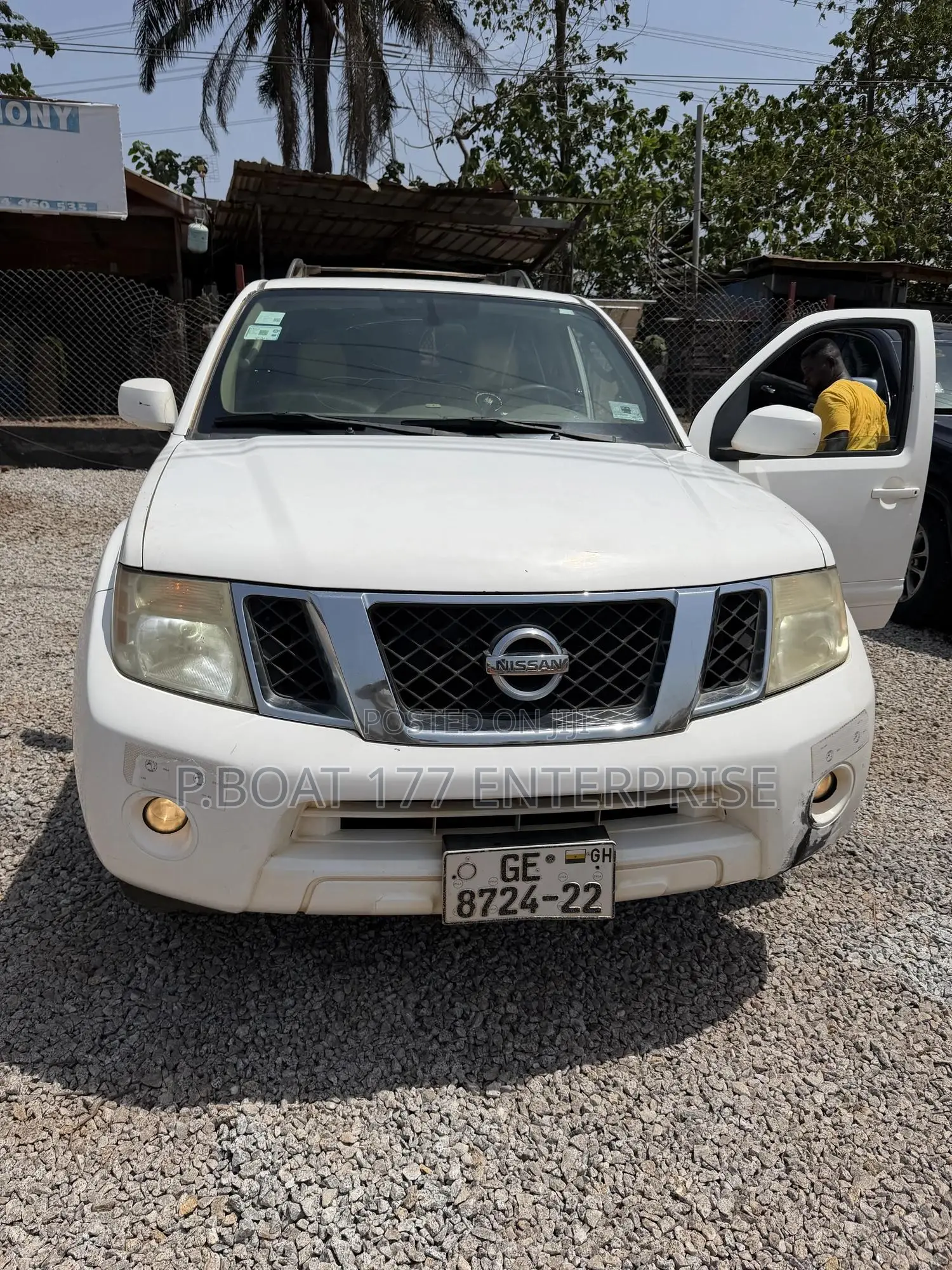 Nissan Pathfinder 2010 White