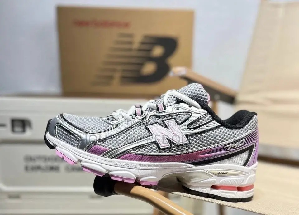 New Balance 740 Rose Pink Sneakers