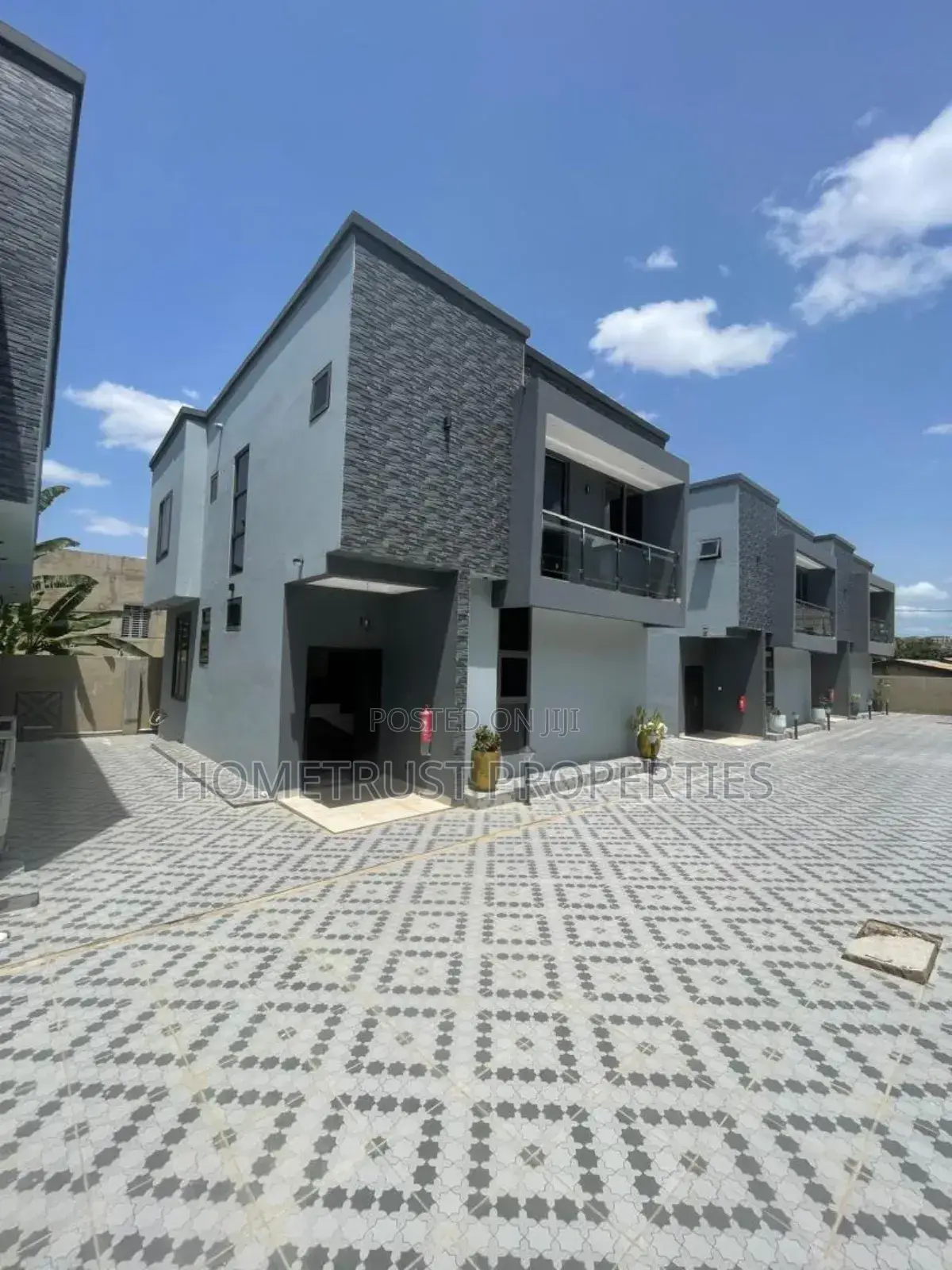 4bdrm Apartment in Taifa Mr. Agyei Area, Police Station for rent