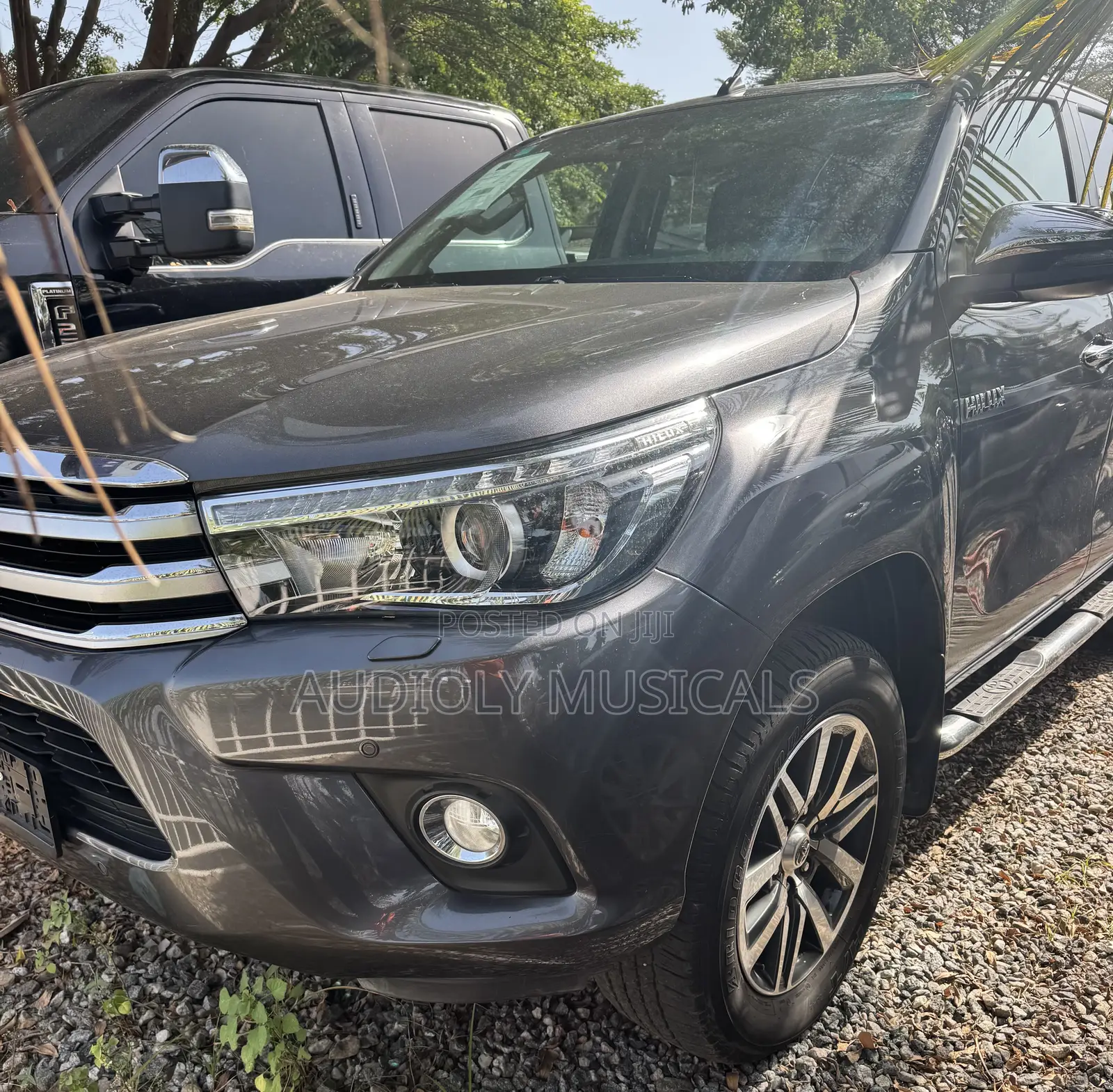 Toyota Hilux 2019 Gray