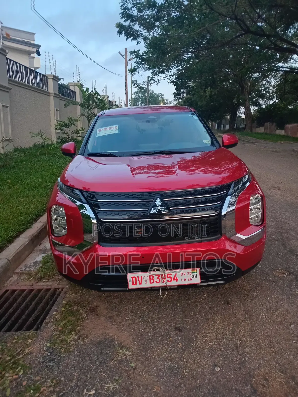 Mitsubishi Outlander ES AWD 2025 Red