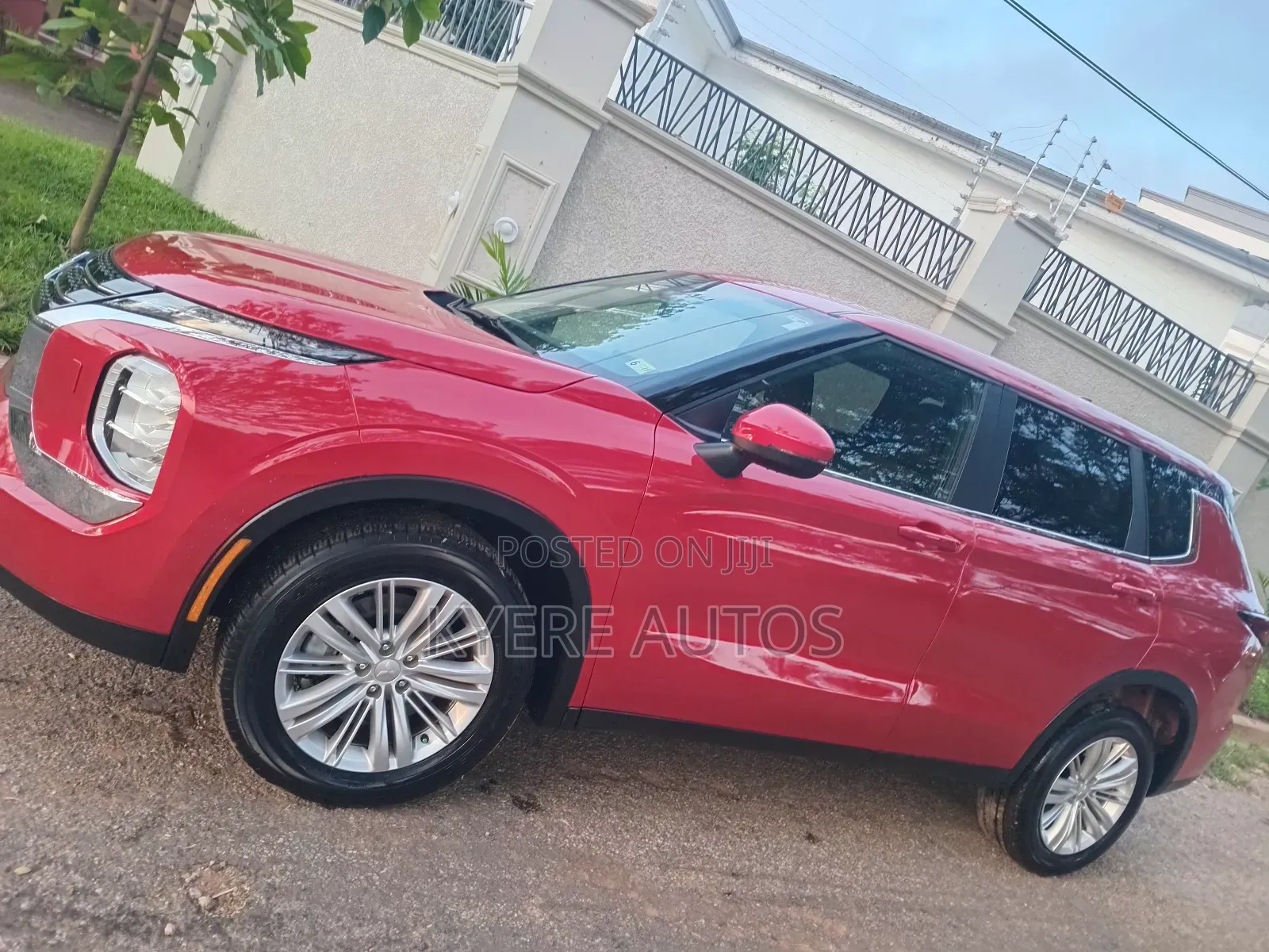 Mitsubishi Outlander ES AWD 2025 Red