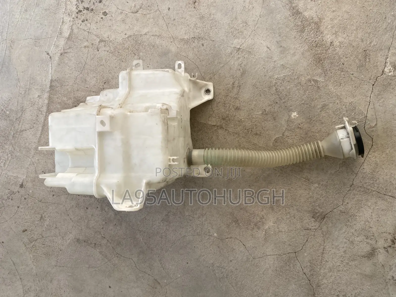 Highlander 2014,2015,2016,2017,2018 Liquid Windshield Washer Tank