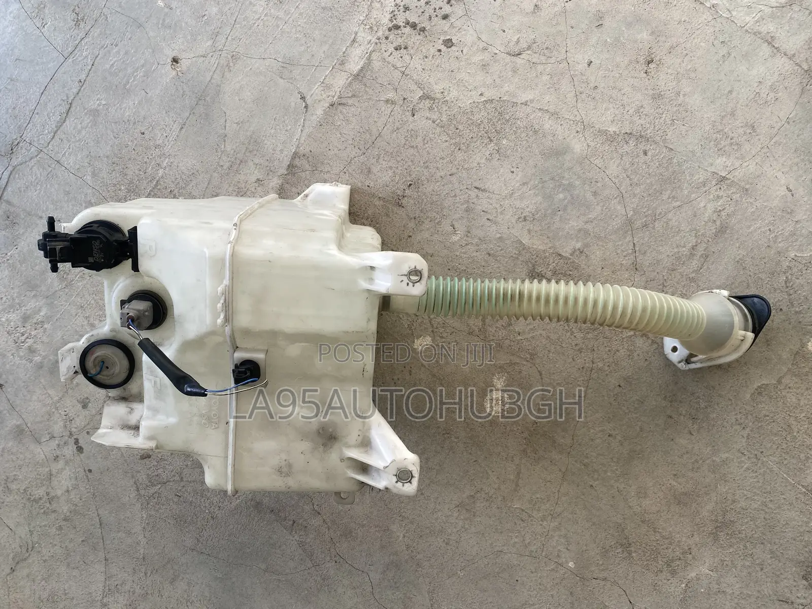 Highlander 2014,2015,2016,2017,2018 Liquid Windshield Washer Tank