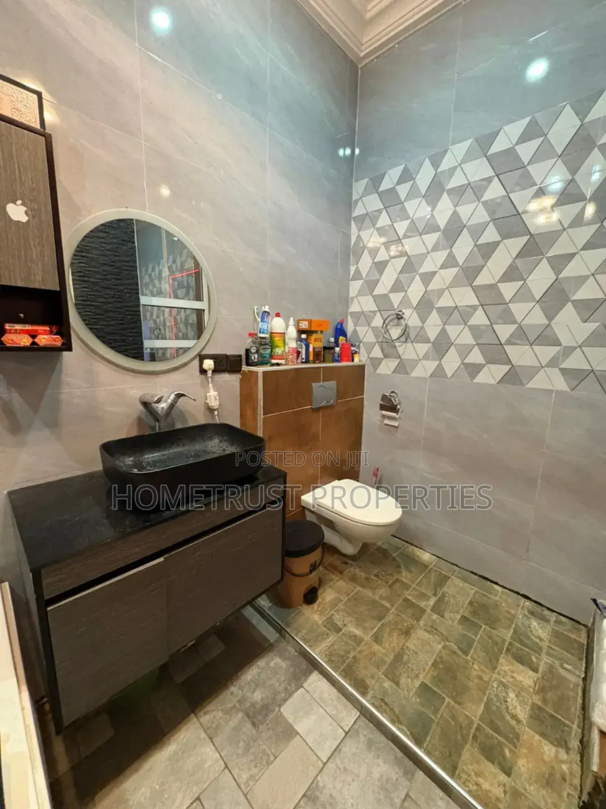 5bdrm House in Amasaman Medie for sale