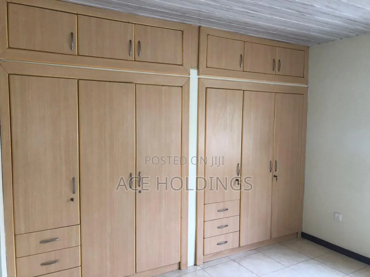 3bdrm House in Community 22, Tema Metropolitan for sale