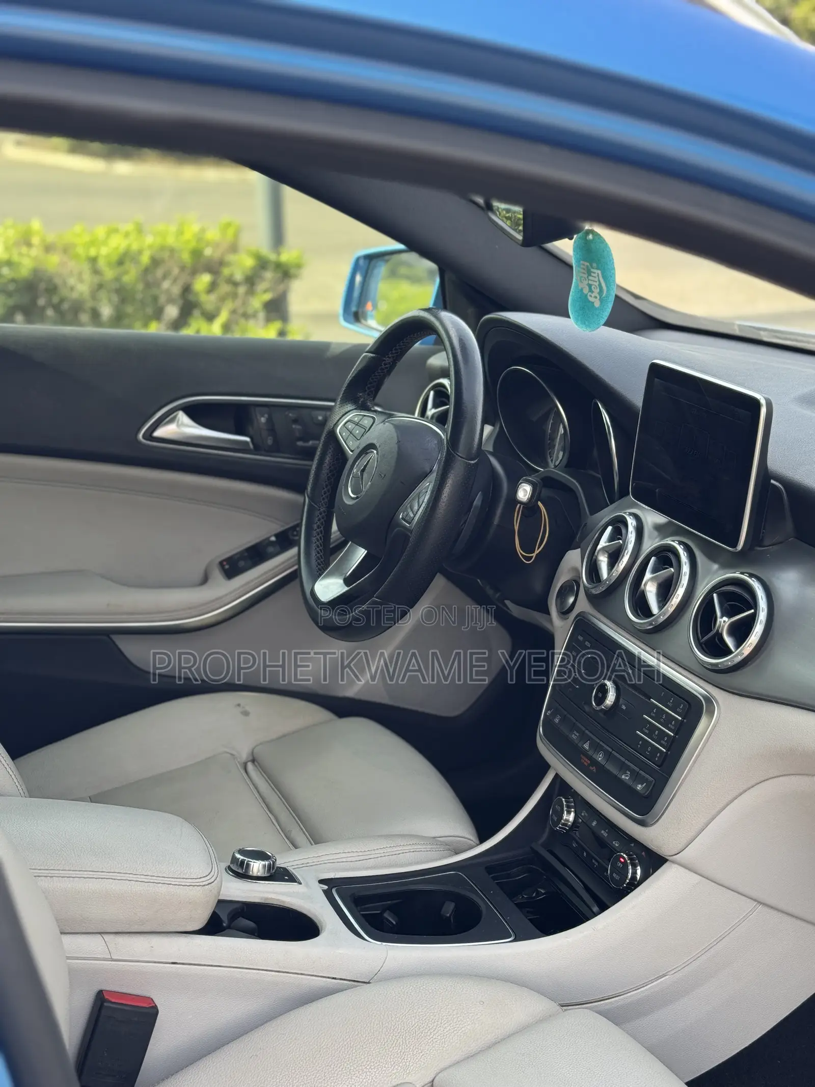 Mercedes-Benz GLA 250 2018 Blue
