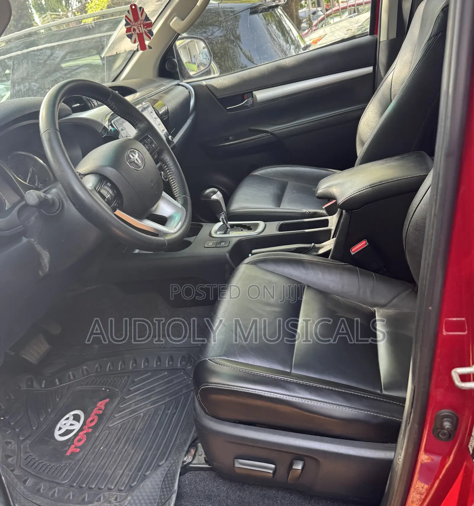 Toyota Hilux 2021 Red