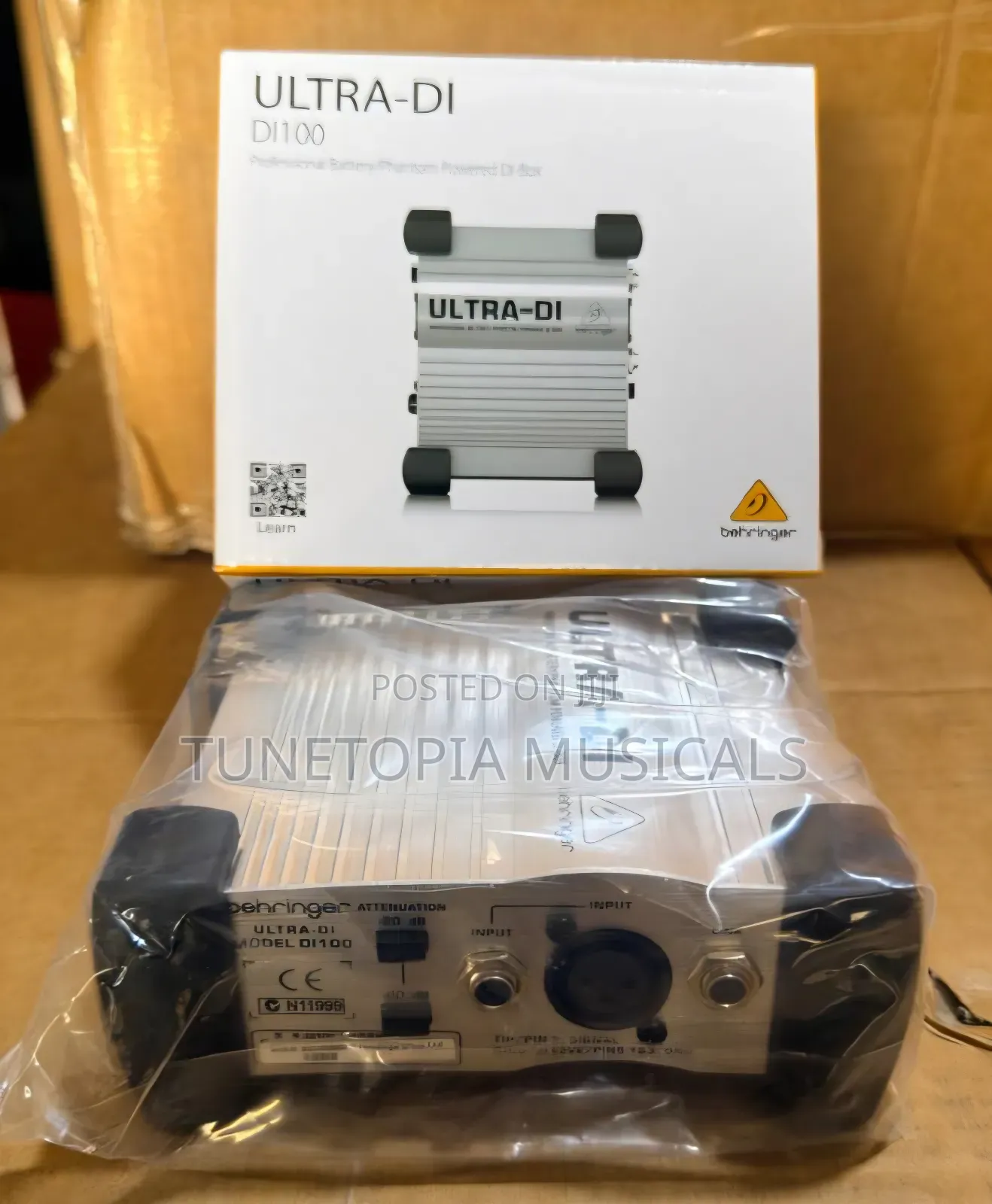 Behringer Ultra-Di Di100 Active Direct Box.