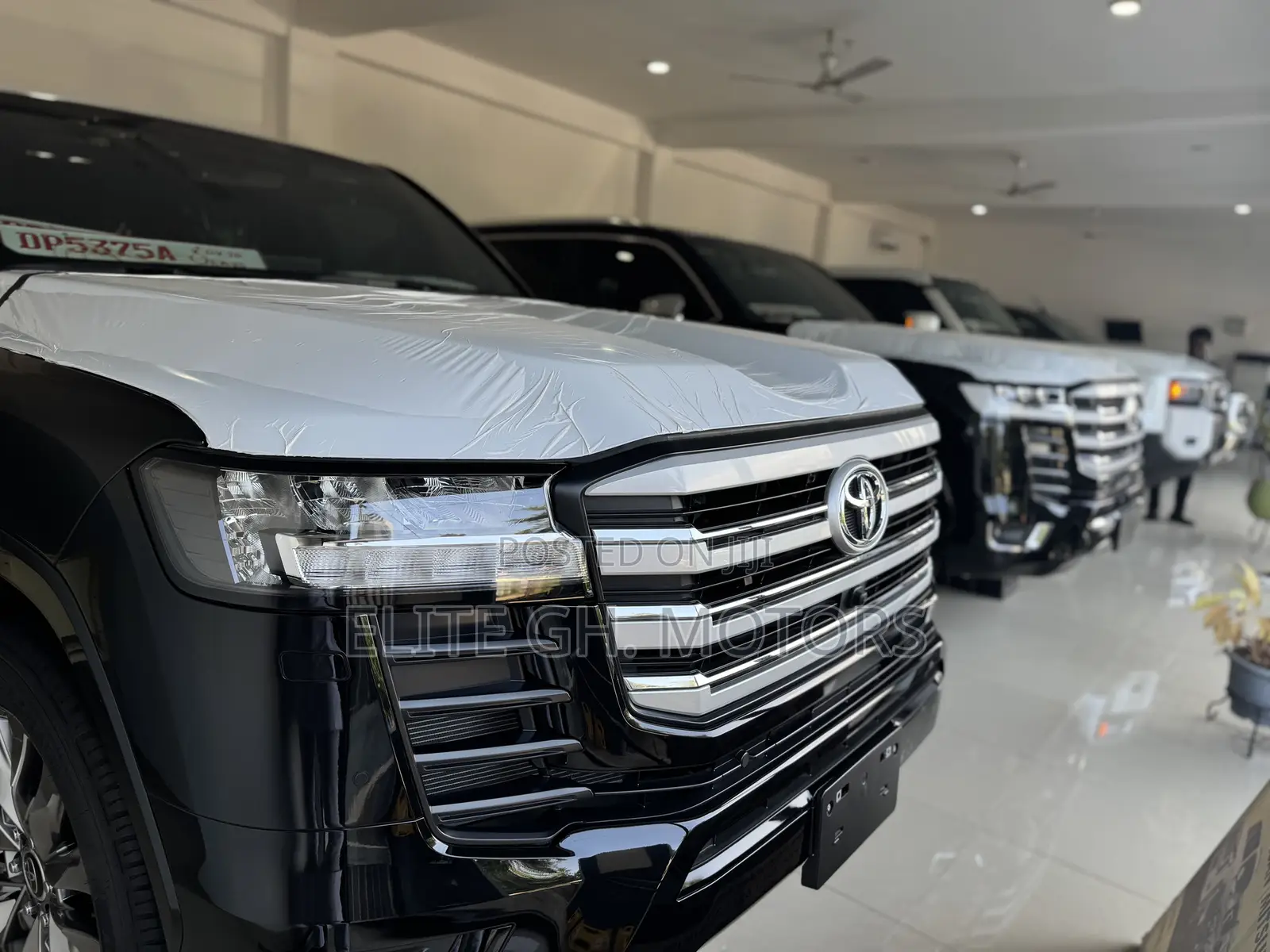 New Toyota Land Cruiser LC300 2025 Black