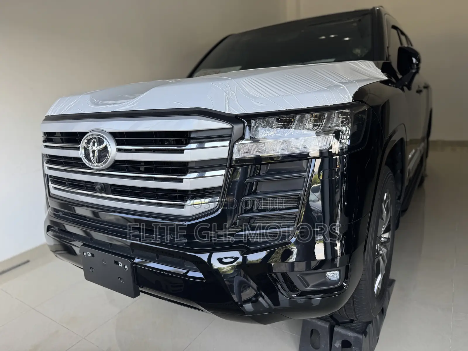 New Toyota Land Cruiser LC300 2025 Black