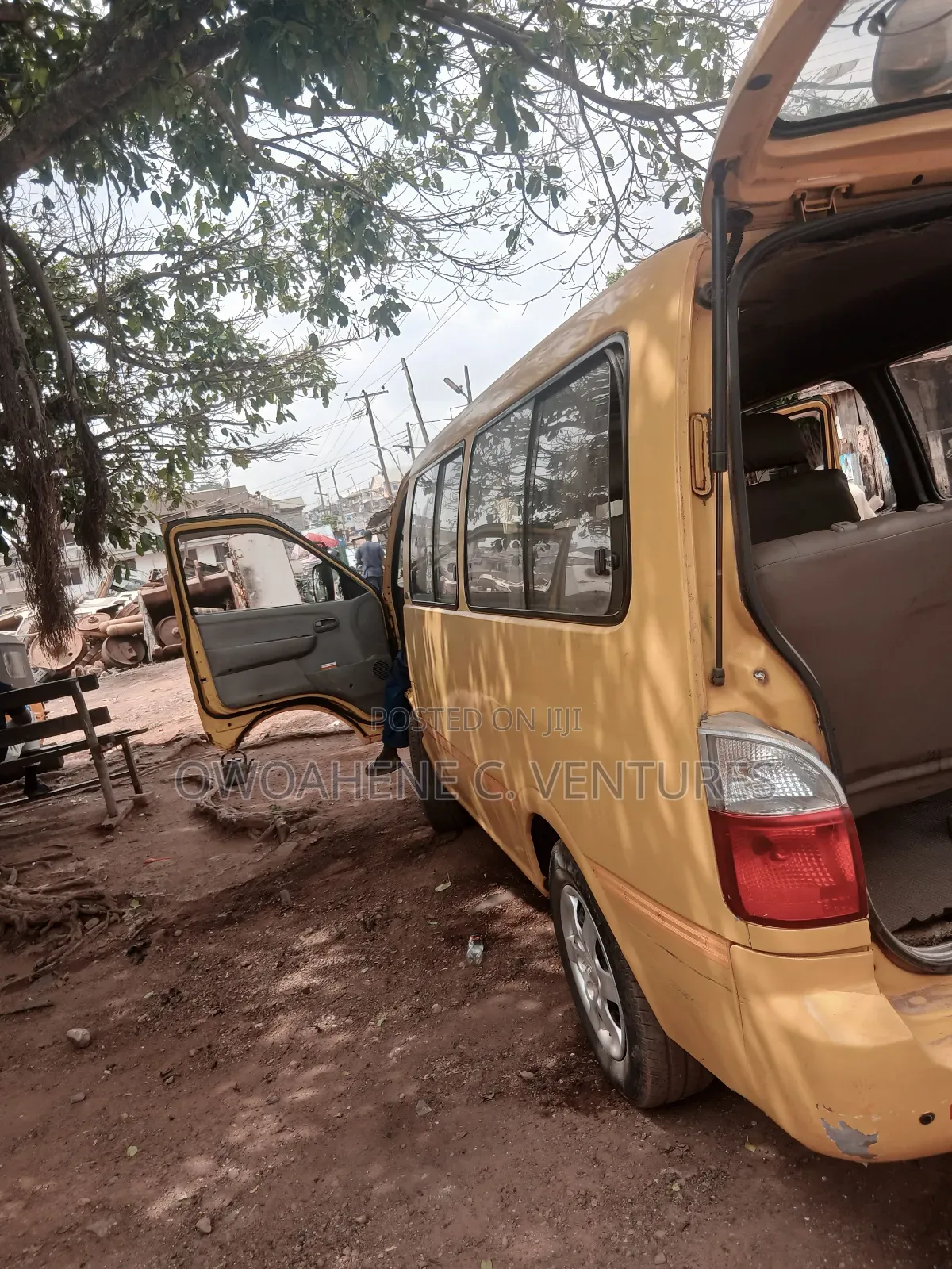 Kia Pregio 2000 Yellow