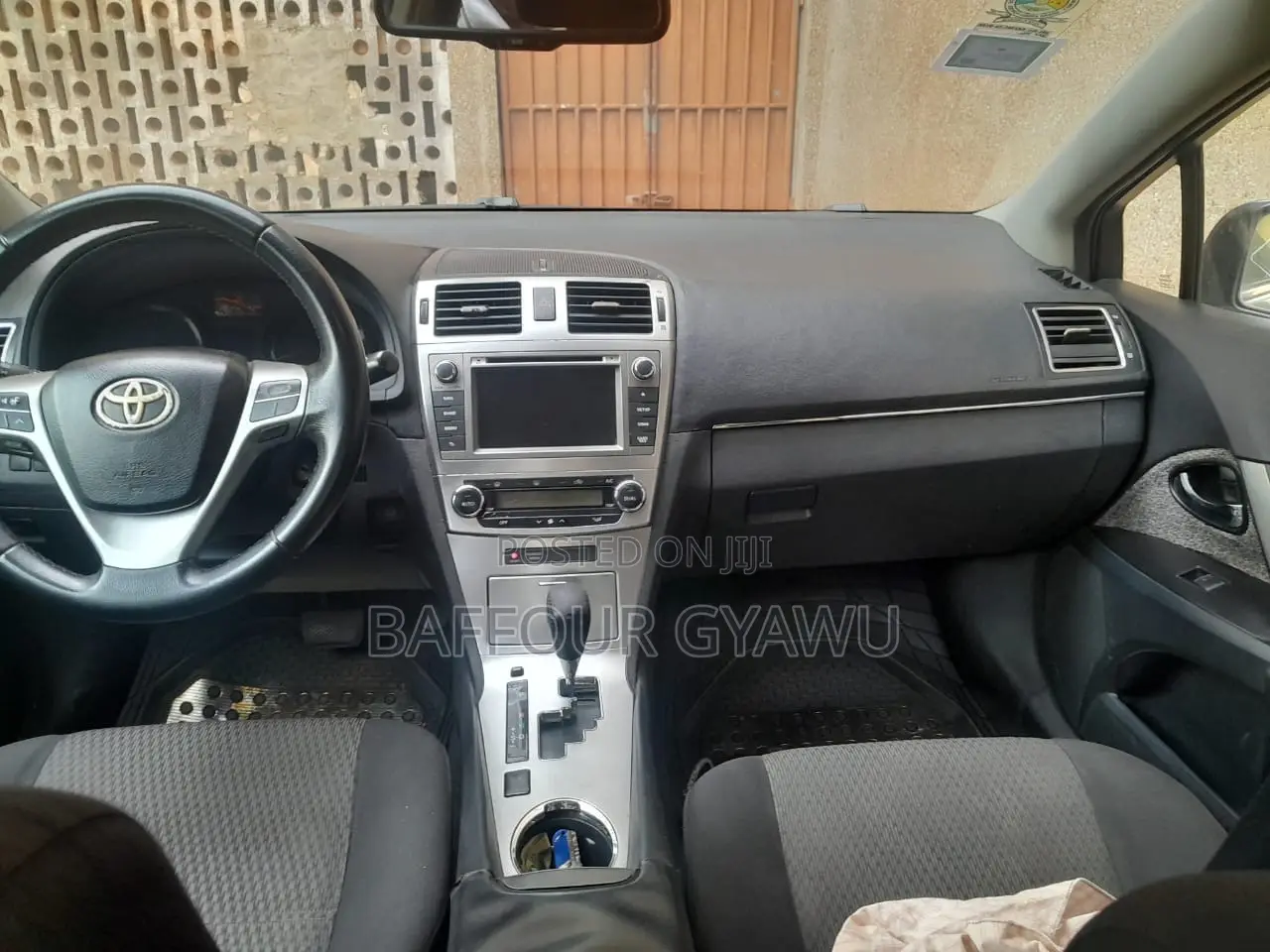 Toyota Avensis 2014 Gray