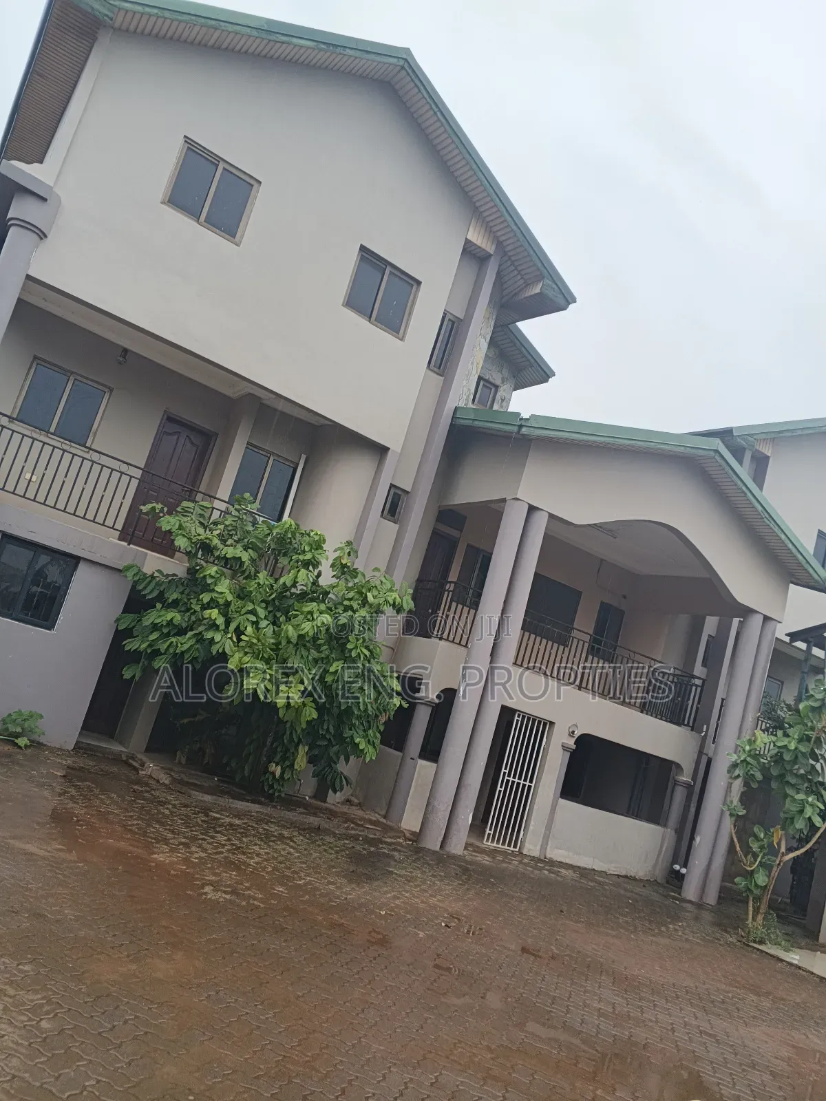 3bdrm Apartment in Foster Home, Frafraha for rent