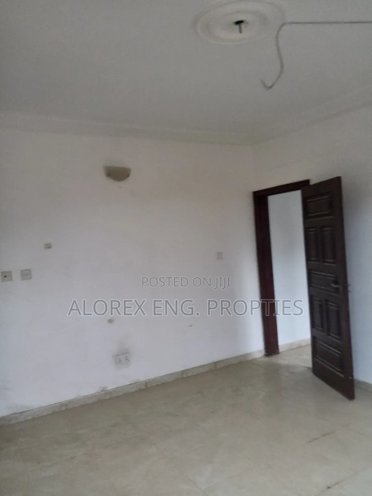 3bdrm Apartment in Foster Home, Frafraha for rent