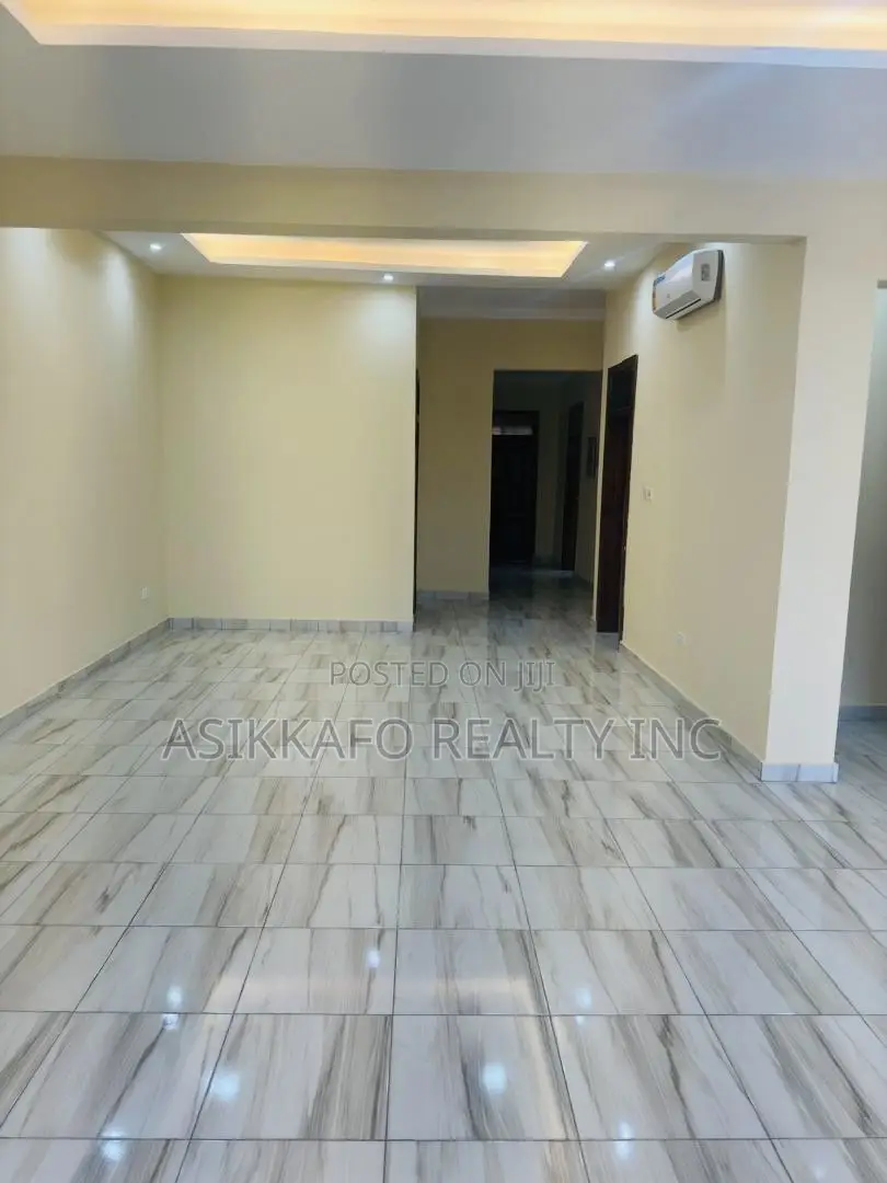 3bdrm House in Community 18, Spintex for rent