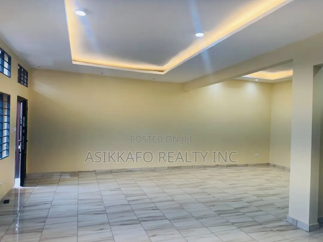 3bdrm House in Community 18, Spintex for rent