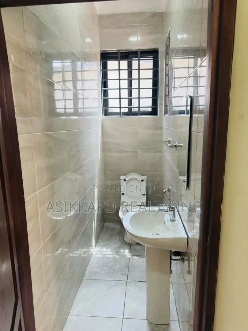 3bdrm House in Community 18, Spintex for rent