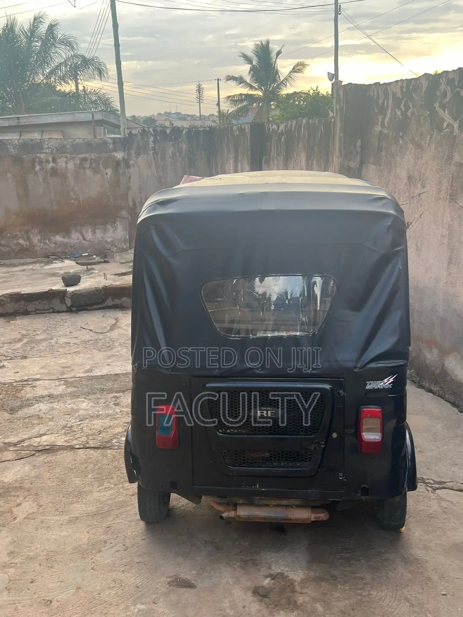 Bajaj RE 2022 Black